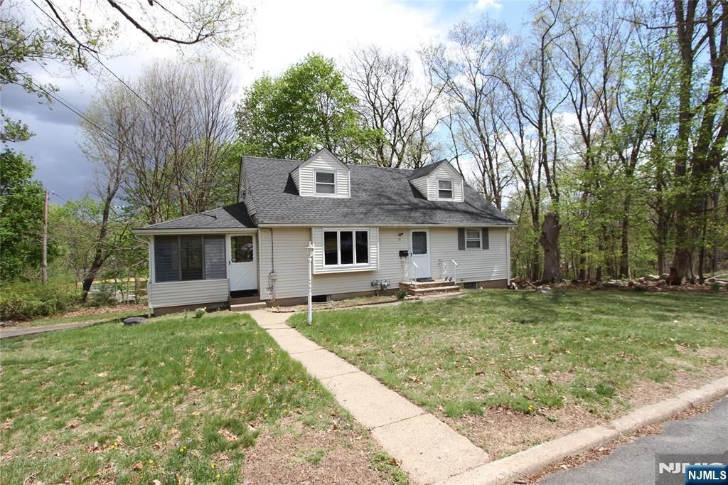 Photo of 71 Dawn Avenue, North Haledon, NJ 07508 (MLS # 26013877)