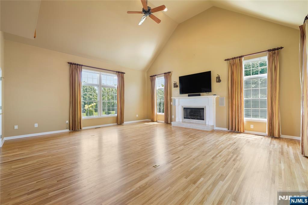 5 Sun Valley Way