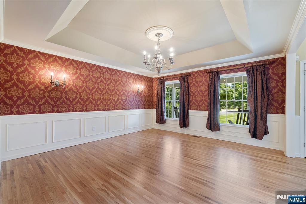 5 Sun Valley Way