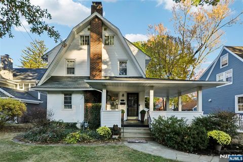 Photo of 243 Oak Street, Ridgewood Village, NJ 07450 (MLS # 25038638) Photo of 243 Oak Street, Ridgewood Village, NJ 07450 (MLS # 25038638)