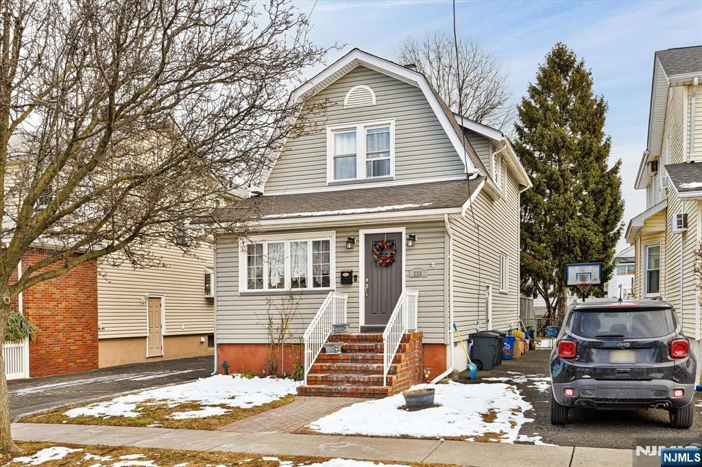 Photo of 320 Watson Avenue, Lyndhurst, NJ 07071 (MLS # 26002744)