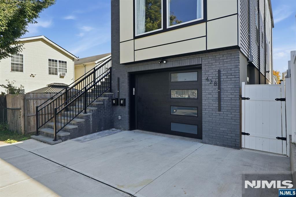428 Peshine Avenue