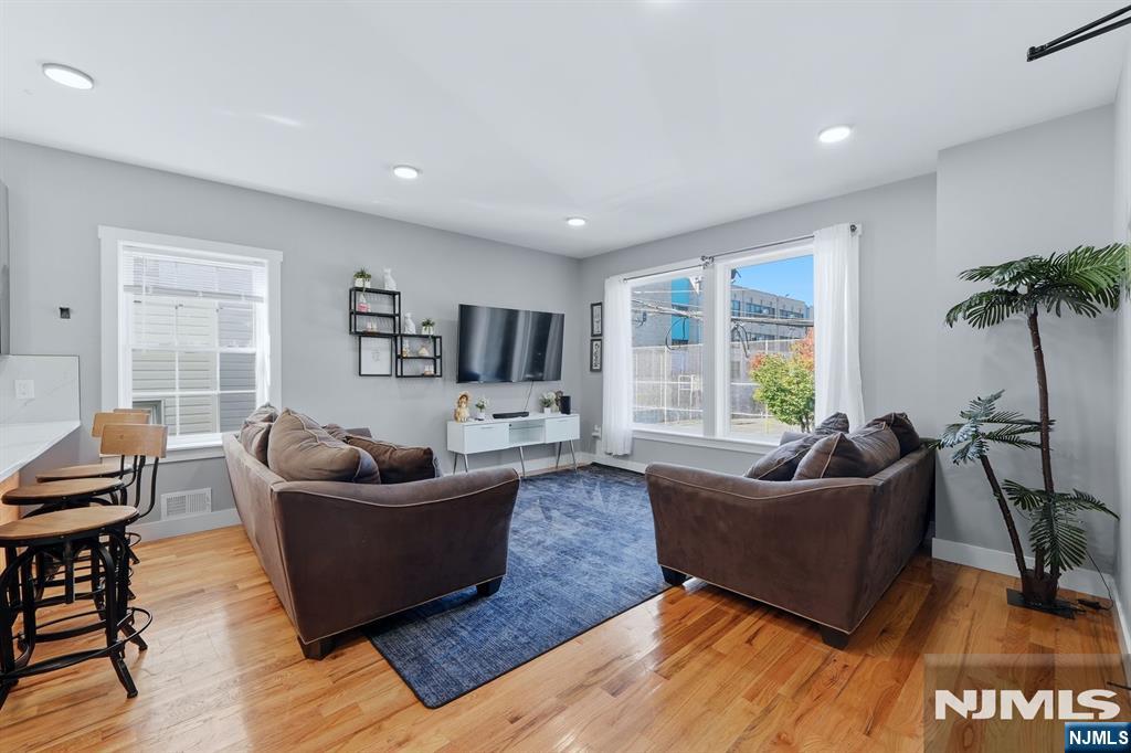 428 Peshine Avenue