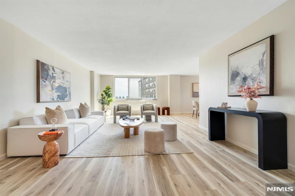 Photo of 2150 Center Avenue #10G, Fort Lee, NJ 07024 (MLS # 25026191)