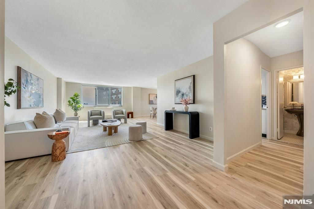 Photo of 2150 Center Avenue #10G, Fort Lee, NJ 07024 (MLS # 25026191)