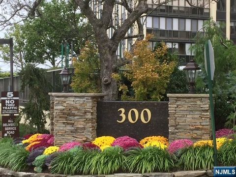 Photo of 300 Winston Drive #2523, Cliffside Park, NJ 07010 (MLS # 25040511)