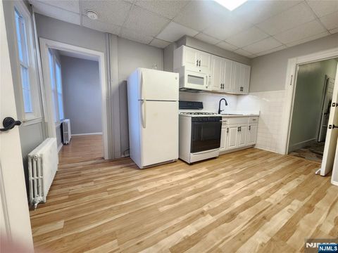 Photo of 261 Clifton Ave #1, Clifton, NJ 07011 (MLS # 26010228)