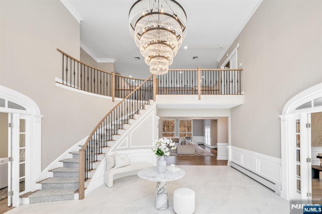 Photo of 5 Burning Hollow Road, Saddle River, NJ 07458 (MLS # 25034978)