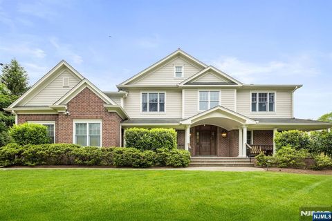 6 Lauren Pond Court Demarest NJ 07627