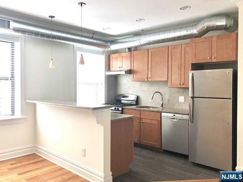 Photo of 855 Broad Ave #25, Ridgefield, NJ 07657 (MLS # 26021274)