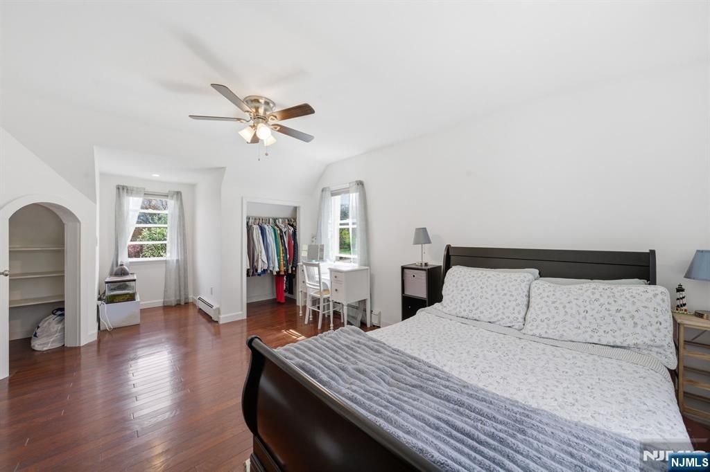 Photo of 32 Pine Hill Road, Mahwah, NJ 07430 (MLS # 26013799)