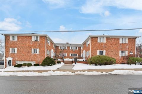Photo of 104 Beverwyck Rd #5, Par-Troy Hills Township, NJ 07034 (MLS # 26006222)