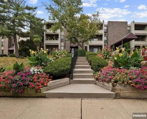 Photo of 1 River Rd #12J, Nutley, NJ 07110 (MLS # 26008878)
