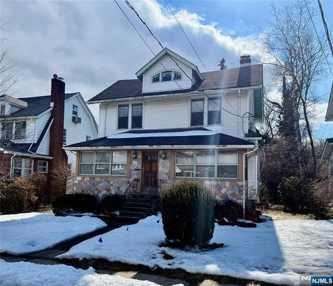 Photo of 182 Hillside Avenue, Teaneck, NJ 07666 (MLS # 26004284)