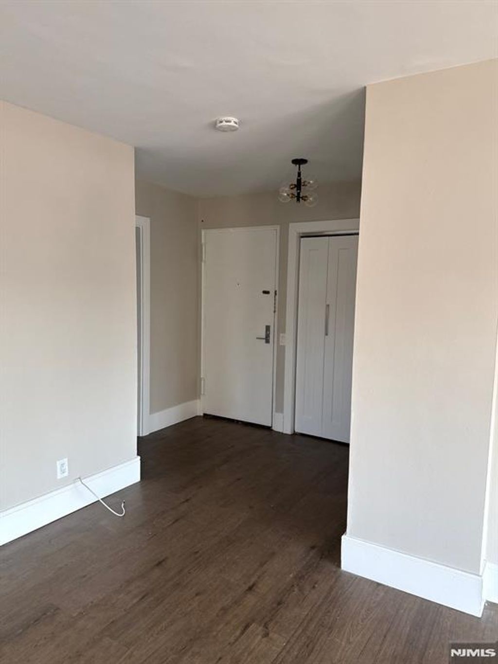 Photo of 2400 Hudson Terrace #3F, Fort Lee, NJ 07024 (MLS # 26007306)