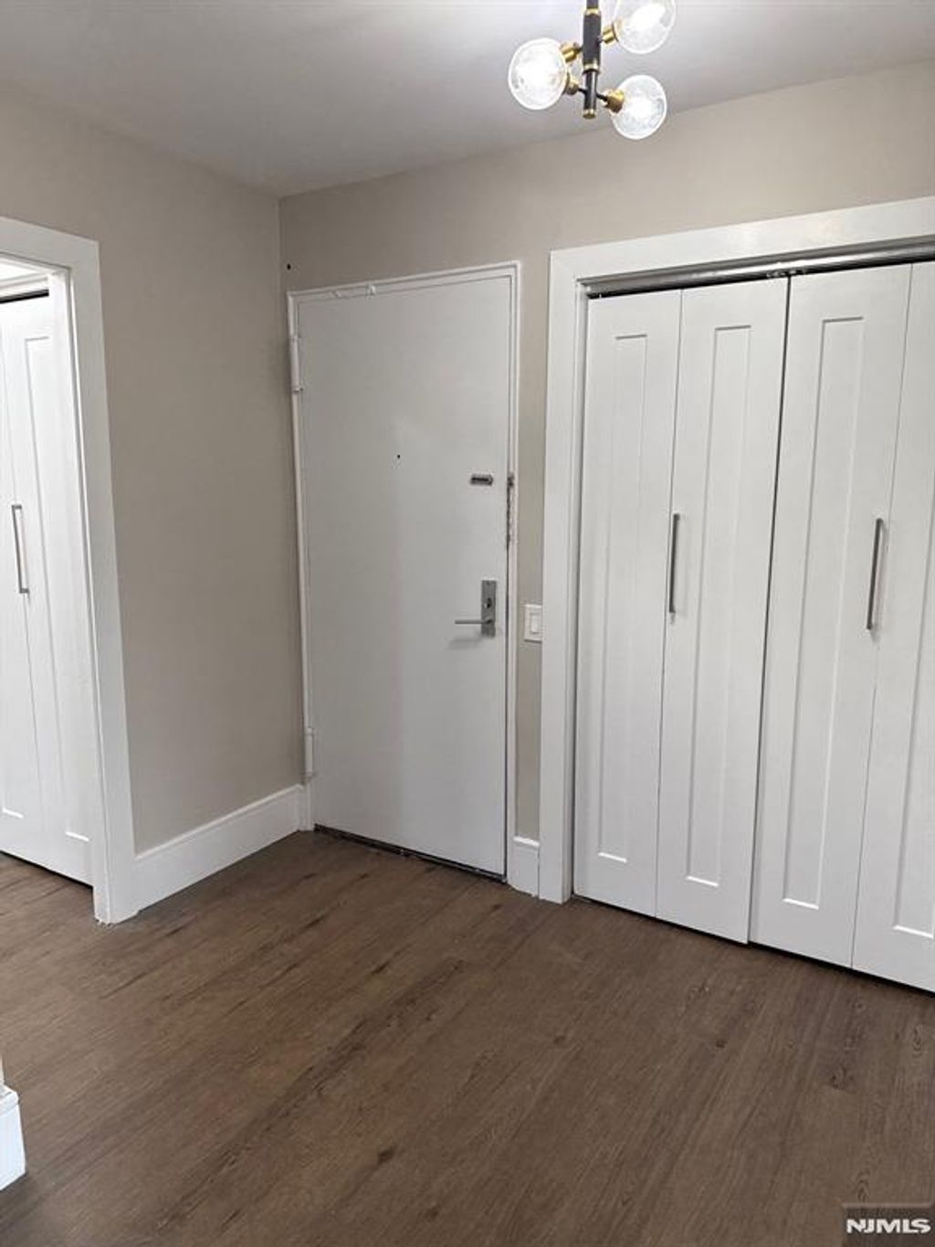 Photo of 2400 Hudson Terrace #3F, Fort Lee, NJ 07024 (MLS # 26007306)