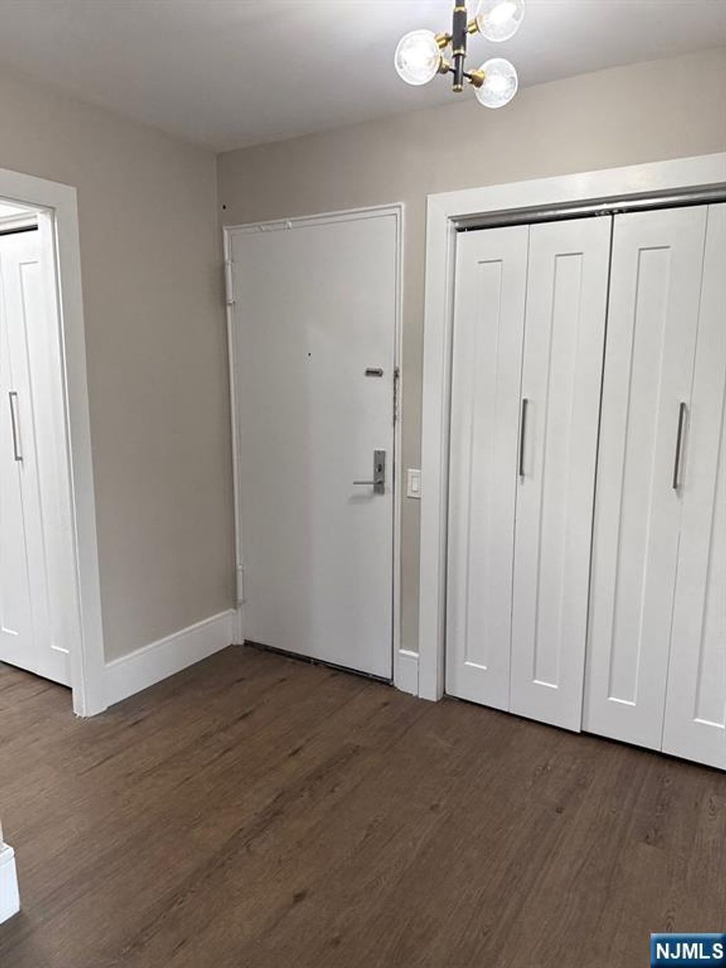 Photo of 2400 Hudson Terrace #3F, Fort Lee, NJ 07024 (MLS # 26007306)