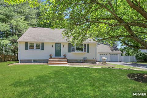 Photo of 123 Chapel Road, Mahwah, NJ 07430 (MLS # 26021325)