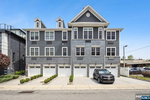 17 Cumbermeade Road 202 Fort Lee NJ 07024