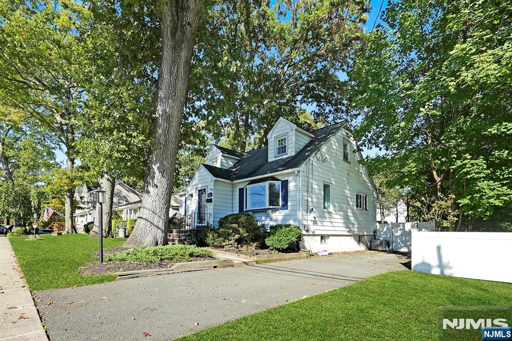 123 Summit Avenue