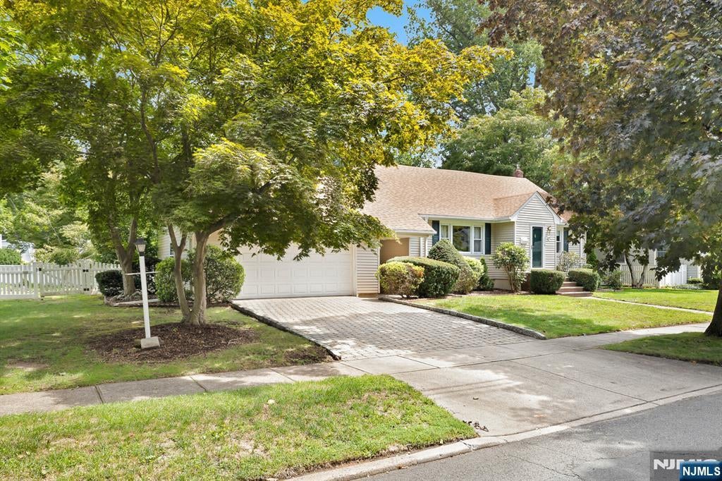 349 N Ridgewood Boulevard