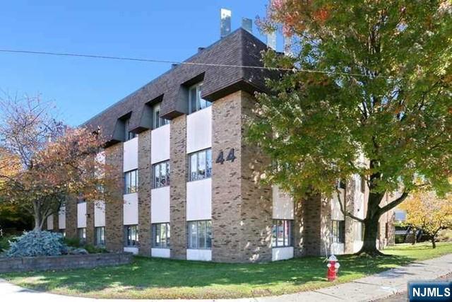 44 Godwin Avenue 301