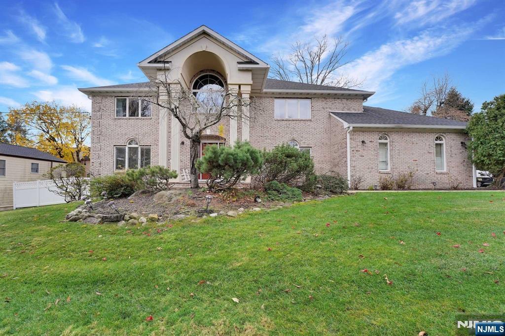 Rental Property at 9 Park Ave, Park Ridge, New Jersey - Bedrooms: 5 
Bathrooms: 5 
Rooms: 10  - $7,500 MO.