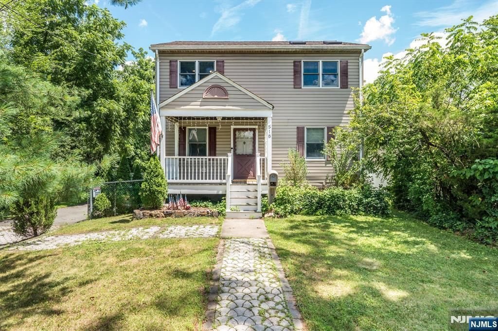 Photo of 518 Eagle Rock Avenue, Roseland, NJ 07068 (MLS # 25026384)