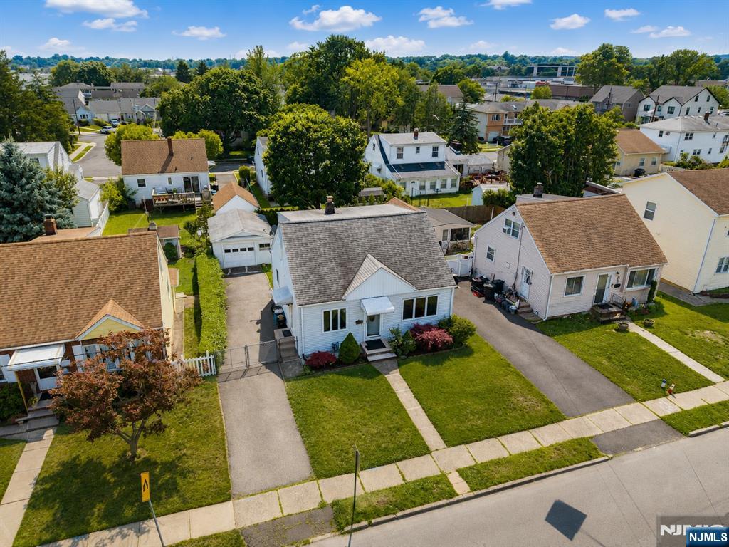 711 Bloomfield Avenue