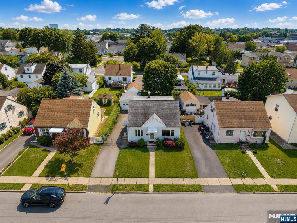 711 Bloomfield Avenue