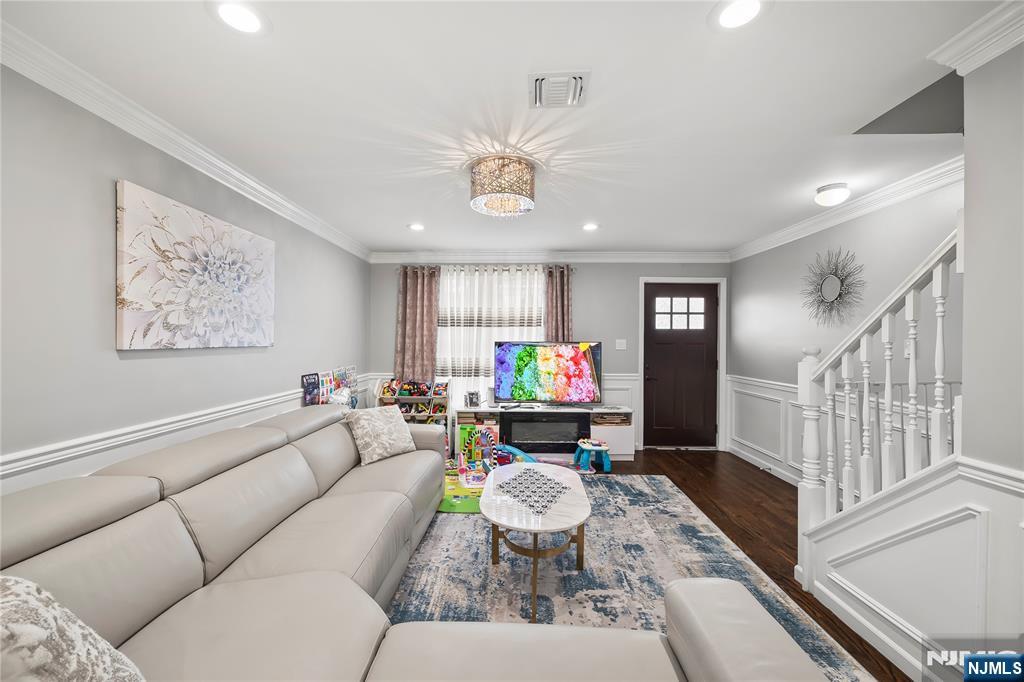 15 Kossuth Street