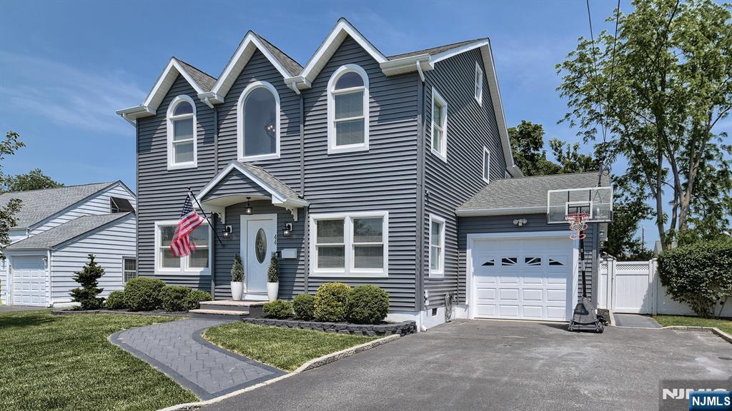Property for Sale at 44 Franklin Avenue, Pequannock Twp, New Jersey - Bedrooms: 4 
Bathrooms: 5 
Rooms: 9  - $950,000