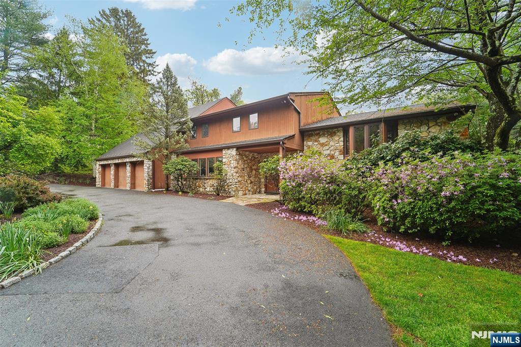 299 Forest Road