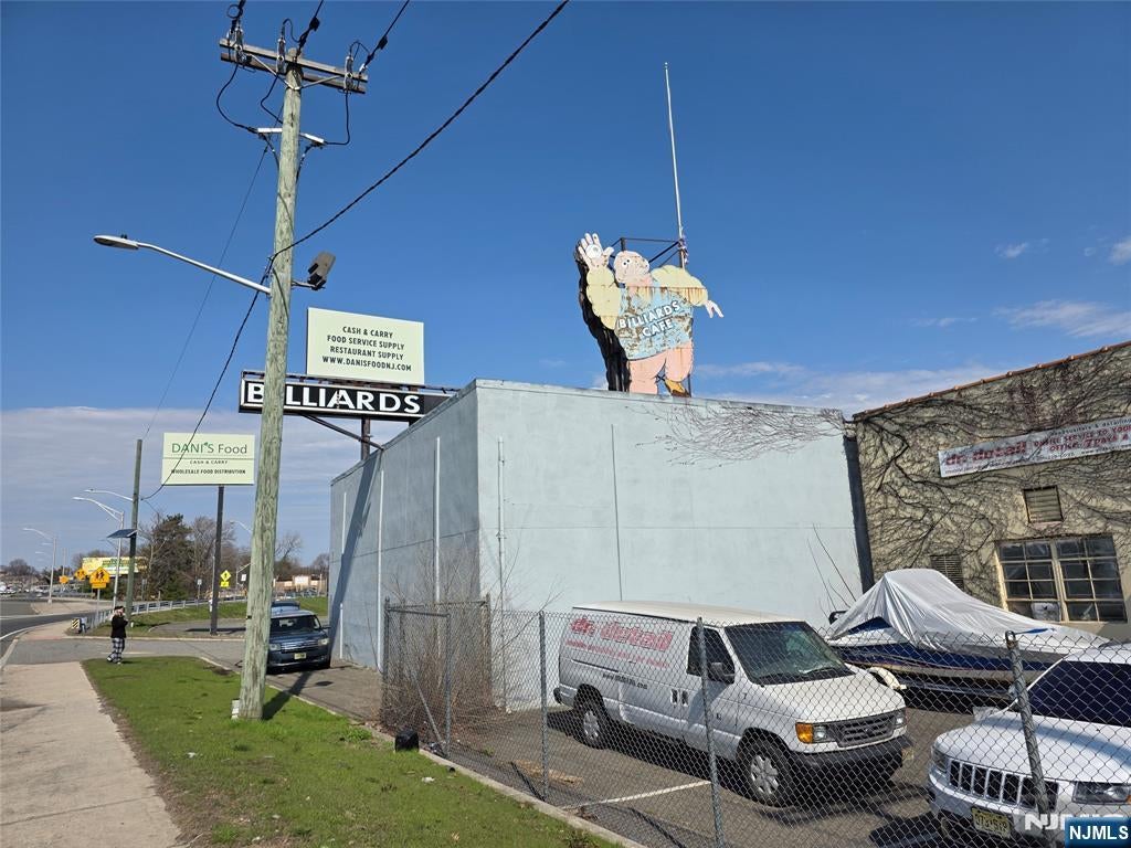 61 Us Highway 46
