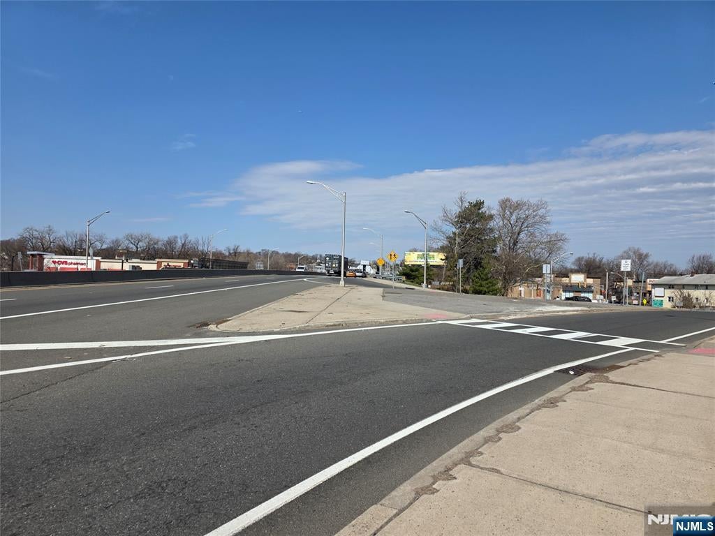 61 Us Highway 46