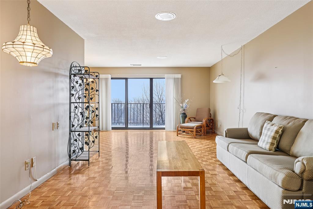 140 Euclid Avenue 6E