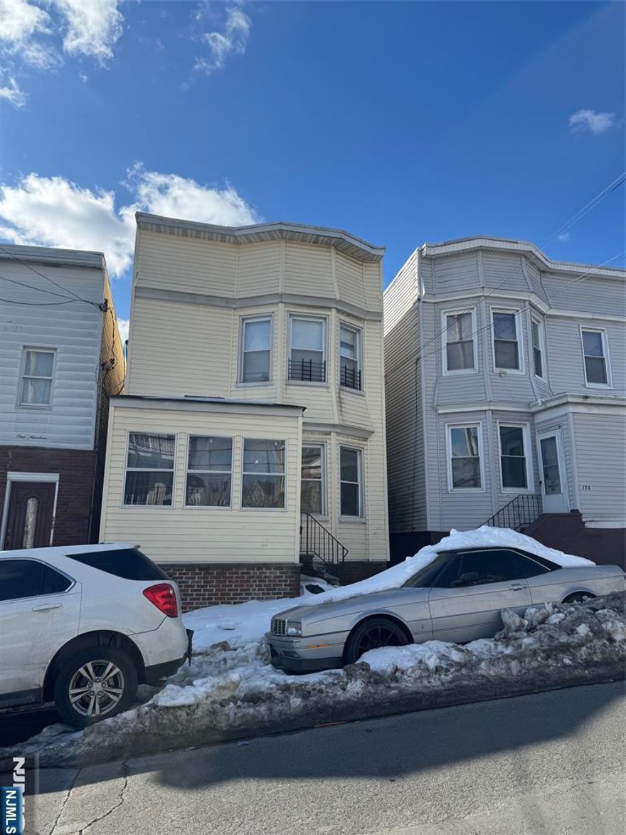 Updated 2nd-floor 3BR/2BA apartment with fresh paint and modern renovations throughout. Functional layout includes eat-in kitchen, spacious living room, 1 full Bathroom, two secondary bedrooms, and primary suite with private full bath. Equipped with central A/C, hot air heat, and in-unit washer and dryer. Access to backyard. 1 medium size dog/cat ok. Clean, comfortable, and move-in ready!