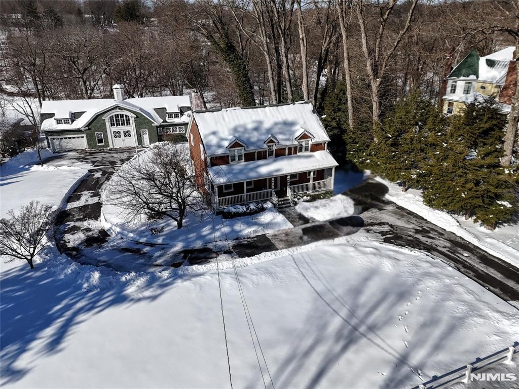 Photo of 261 E Saddle River Road, Saddle River, NJ 07458 (MLS # 26002080)