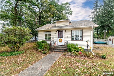 51 Lakeview Ringwood NJ 07456