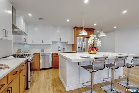 5 Astor Place Waldwick NJ 07463