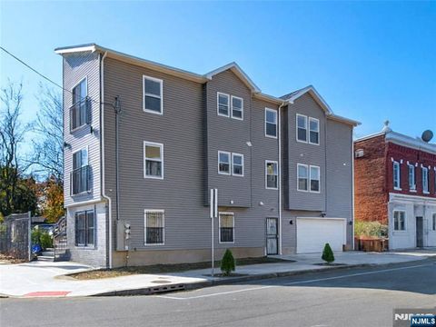 Photo of 32 N 14th St, Newark, NJ 07107 (MLS # 26006160)