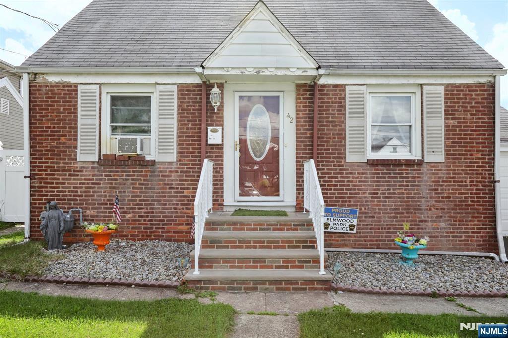 42 Ray Street