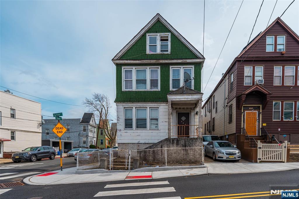 Property for Sale at 634 Garfield Avenue, Jersey City, New Jersey - Bedrooms: 7 
Bathrooms: 4 
Rooms: 18  - $499,000
