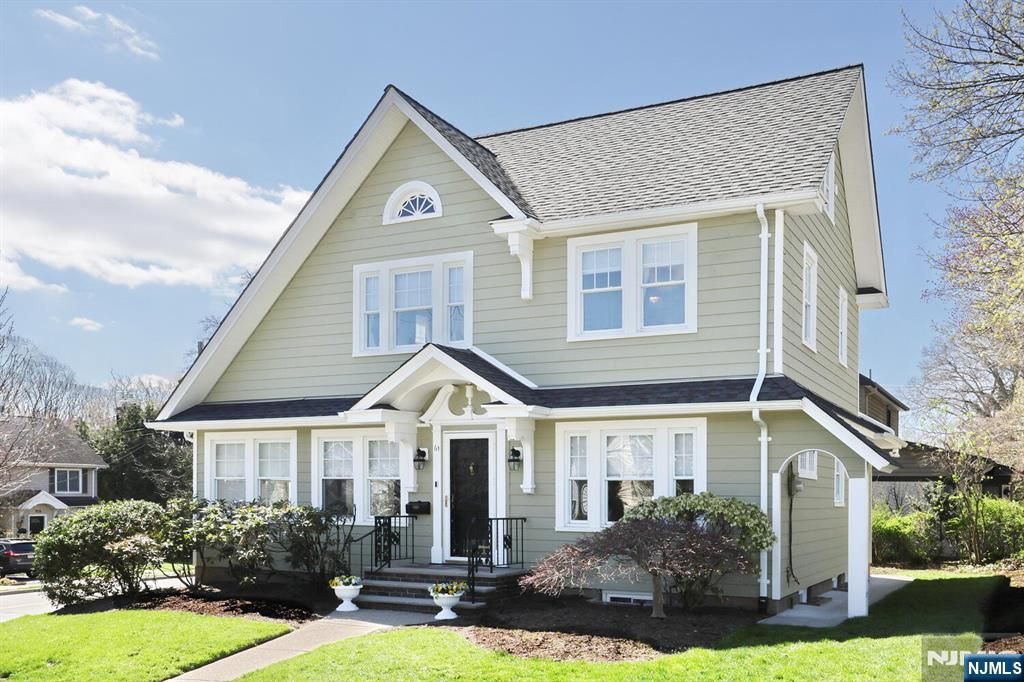 Photo of 61 Fairview Avenue, Glen Rock, NJ 07452 (MLS # 26005921)