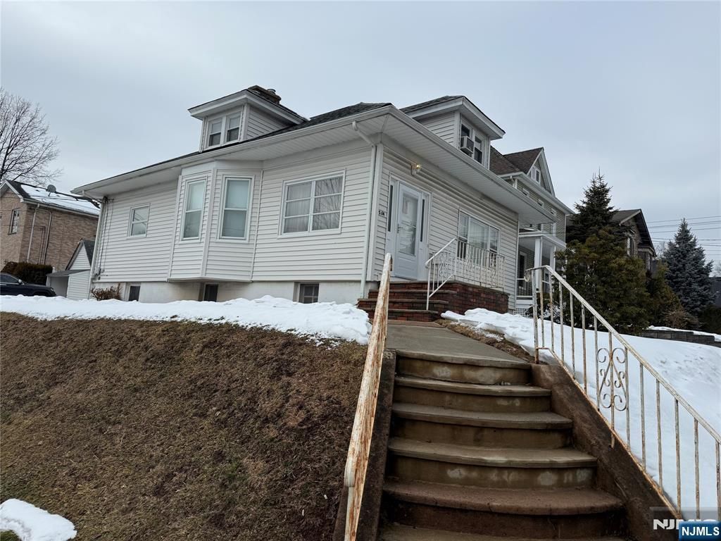 Photo of 534 Moonachie Avenue, Wood Ridge, NJ 07075 (MLS # 26005181)