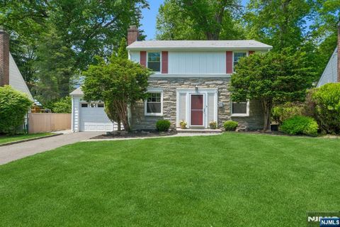 Photo of 23 Benvenue Avenue, West Orange, NJ 07052 (MLS # 26018718)