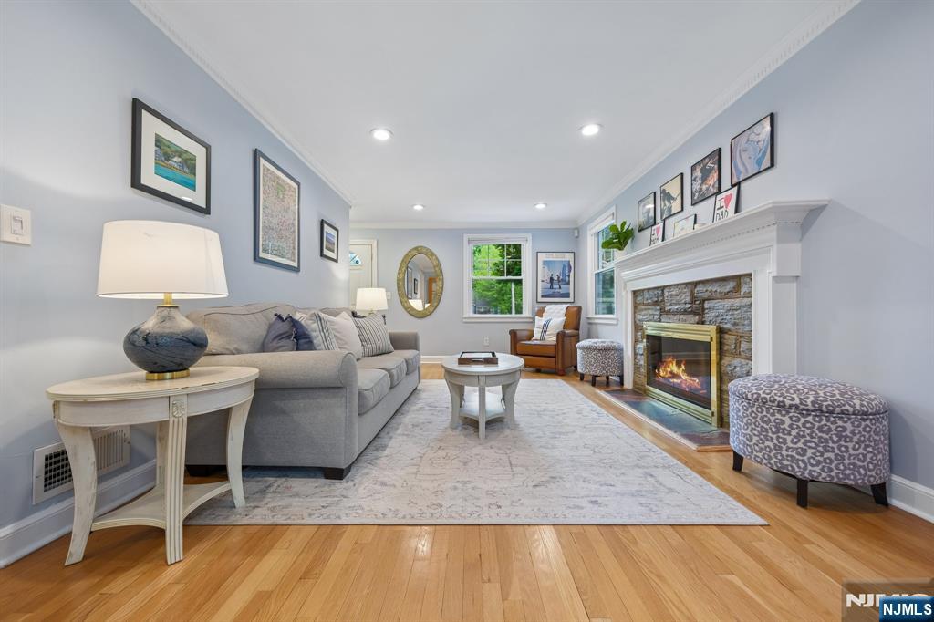 23 Benvenue Avenue