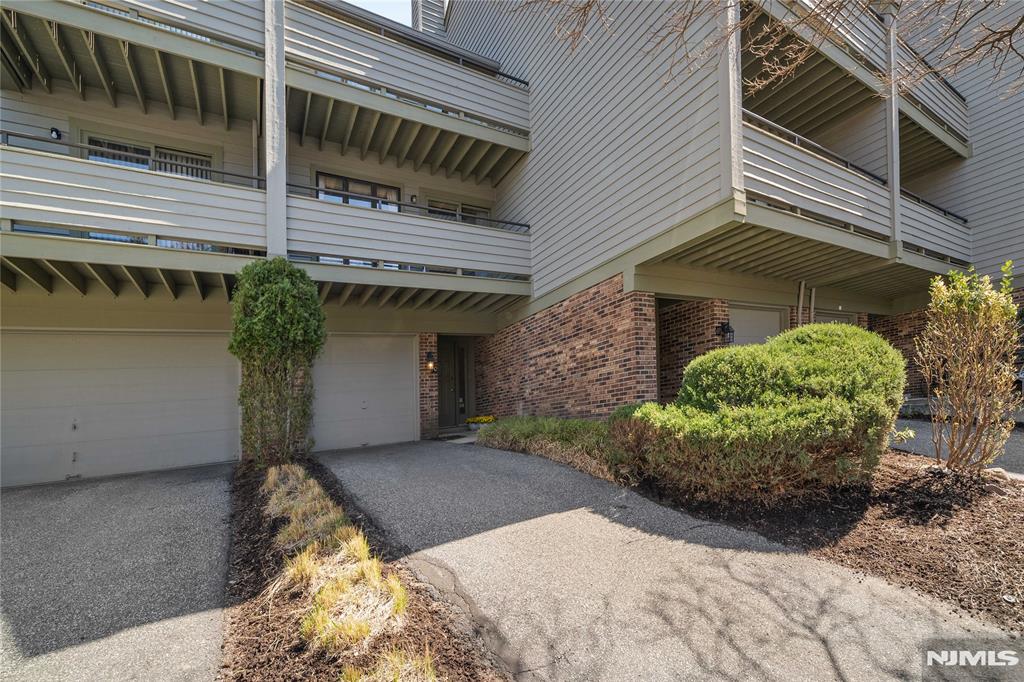 70 Meadowview Court