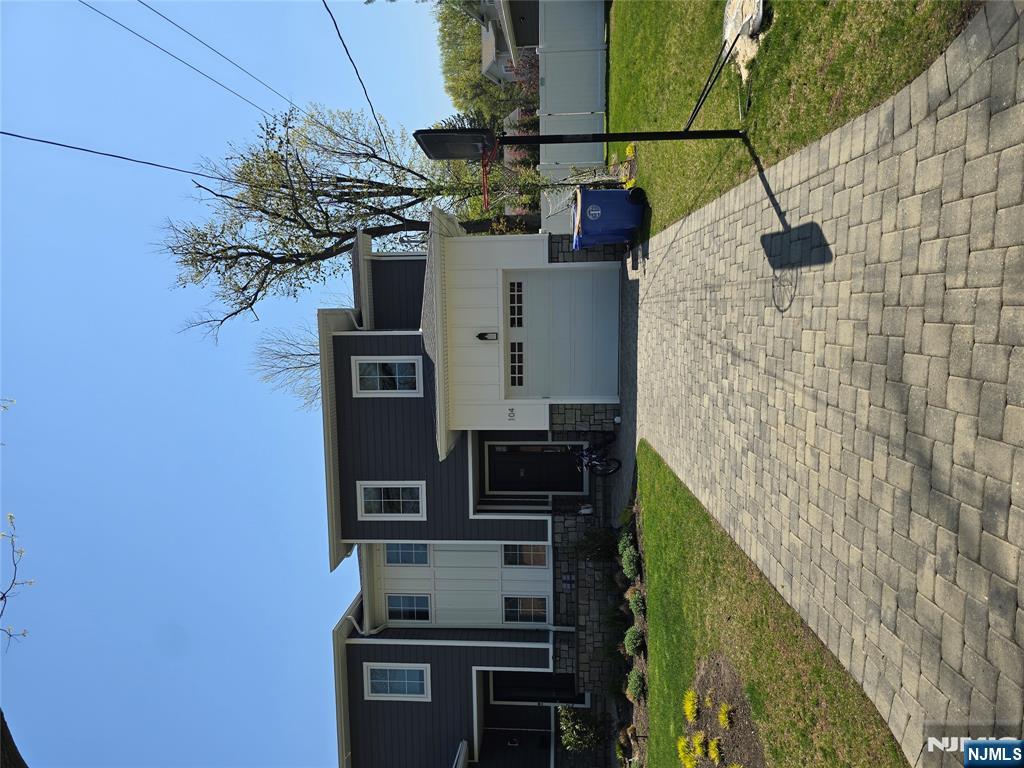 Rental Property at 104 Franklin, Tenafly, New Jersey - Bedrooms: 5 
Bathrooms: 4 
Rooms: 10  - $8,500 MO.
