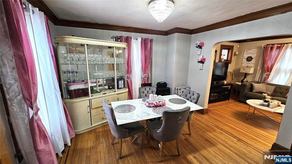 213-215 Vernon Avenue